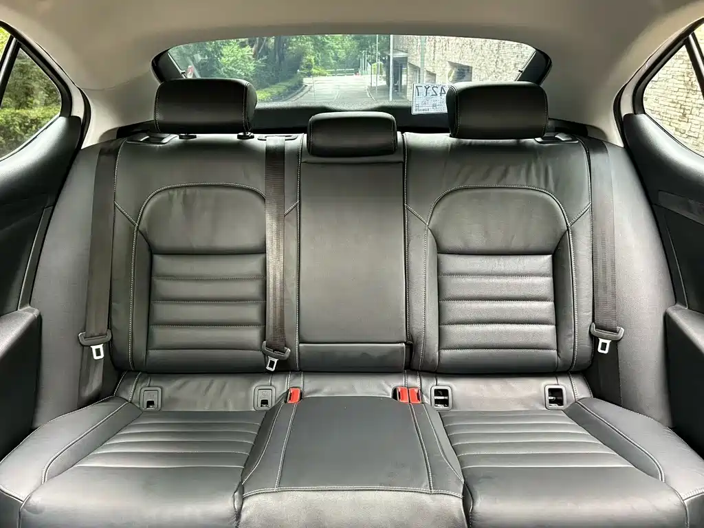 Skoda Superb — миниатюра 6