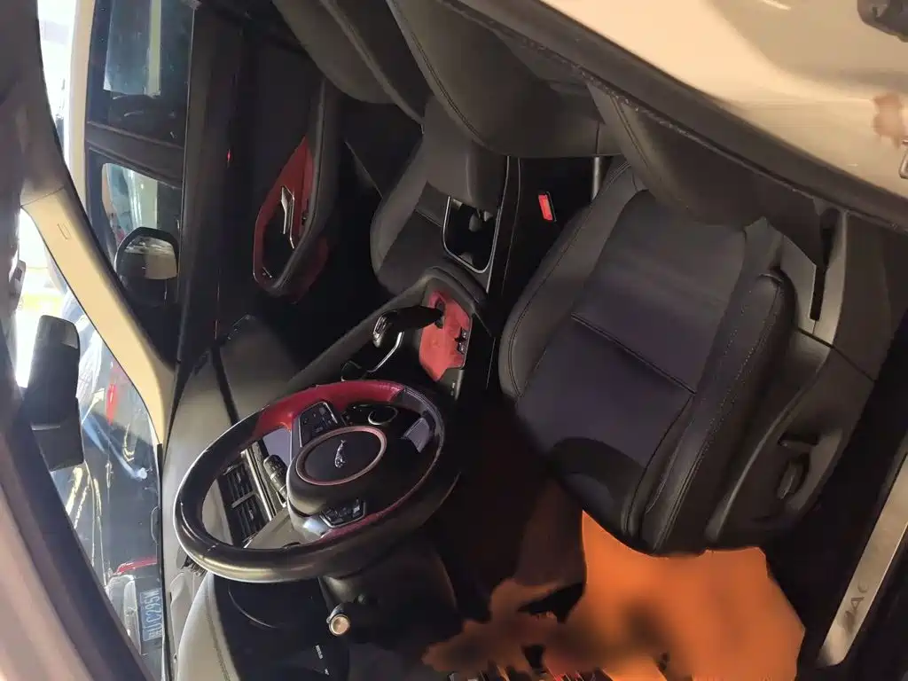 Jaguar E-PACE — миниатюра 12