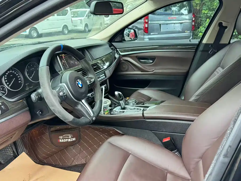 BMW 5 Series — миниатюра 9