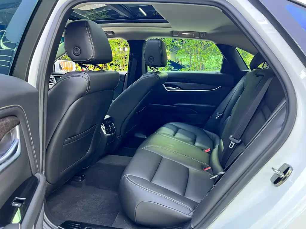 Cadillac XTS — миниатюра 12