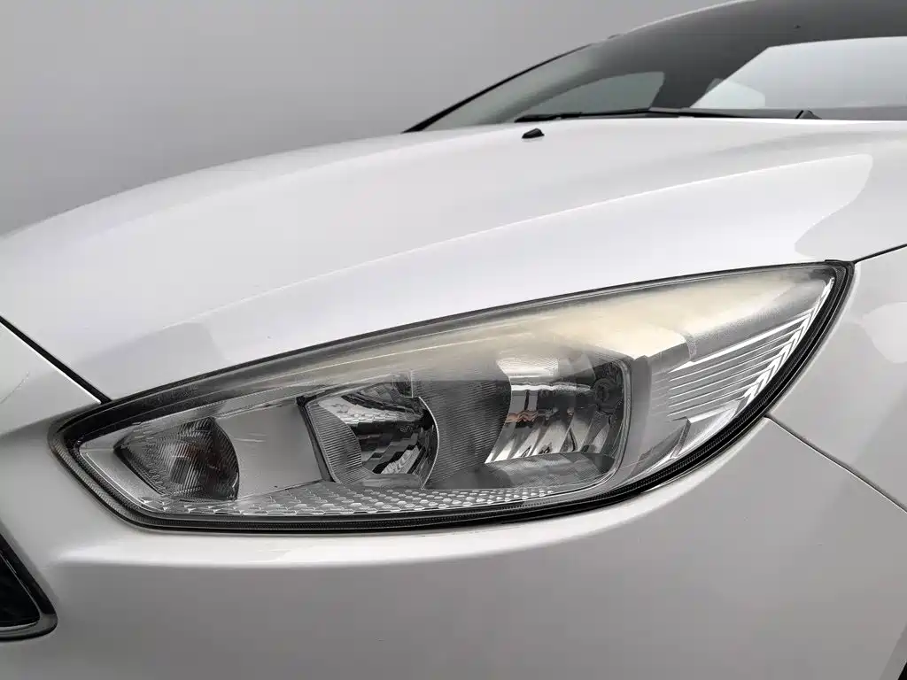 Ford Focus — миниатюра 7