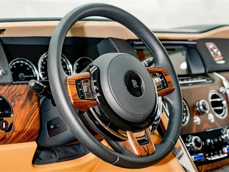 Rolls-Royce Cullinan 2018 мест