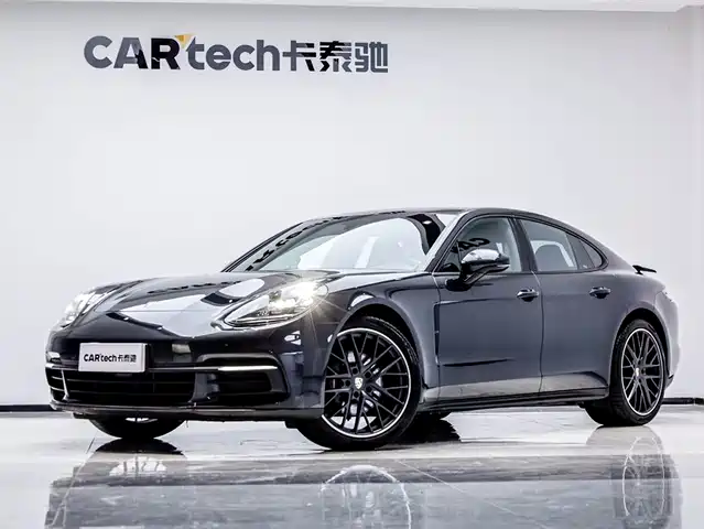 PORSCHE PANAMERA 2019
