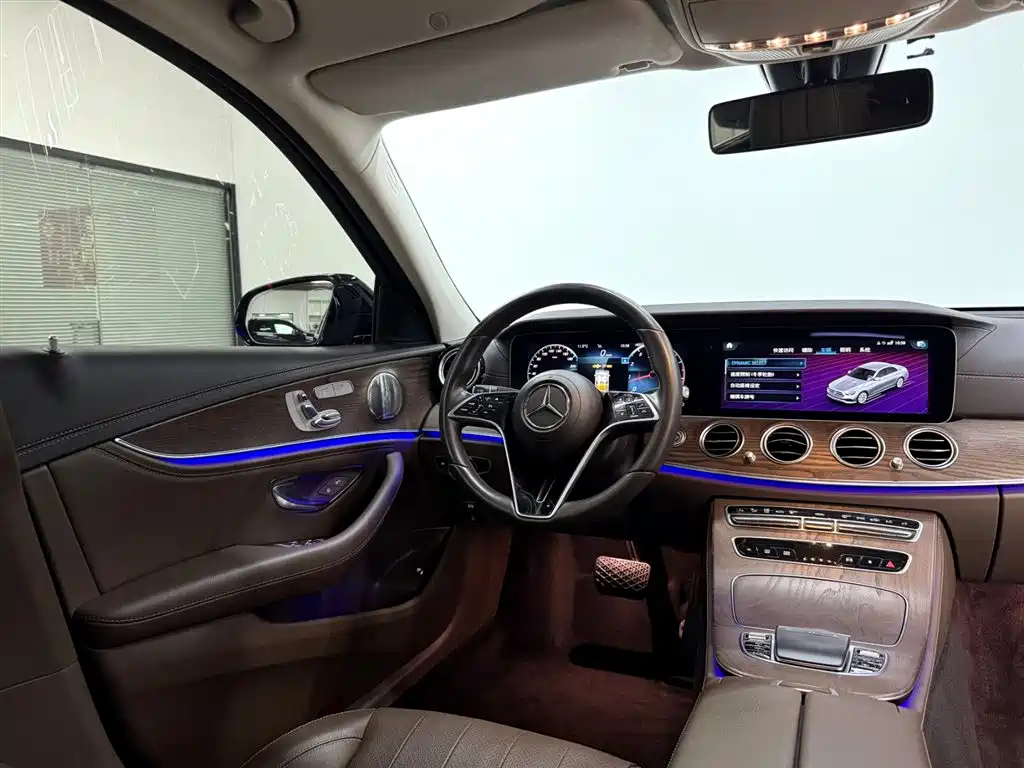 MERCEDES-BENZ E CLASS