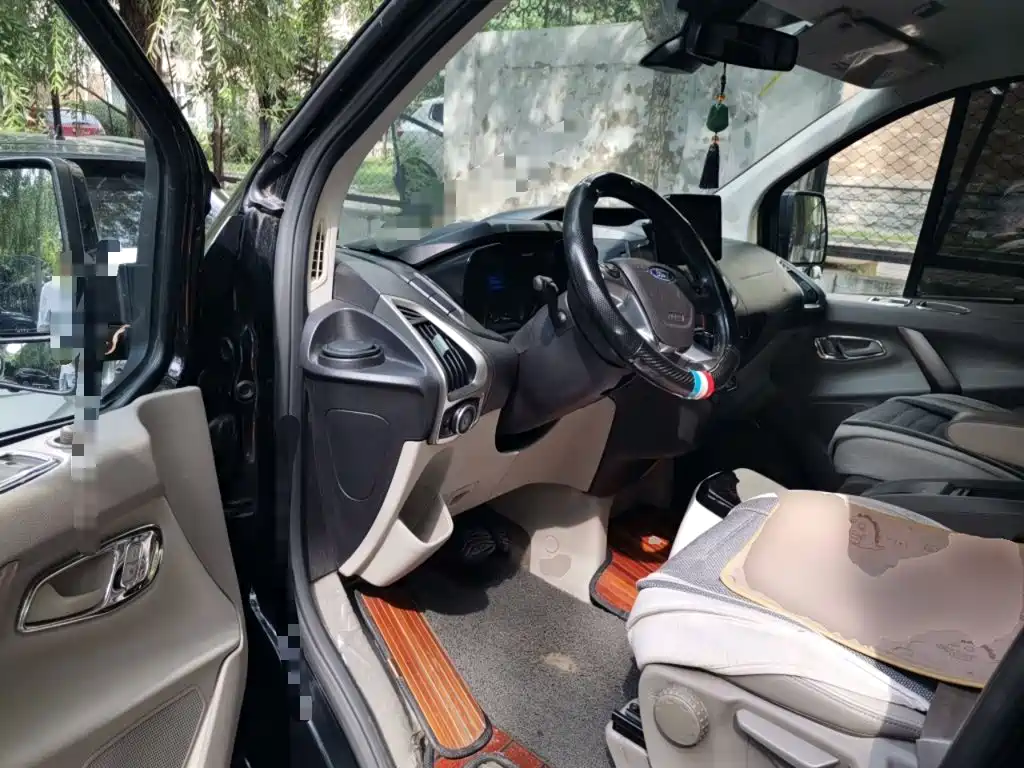 Ford Tourneo — миниатюра 17