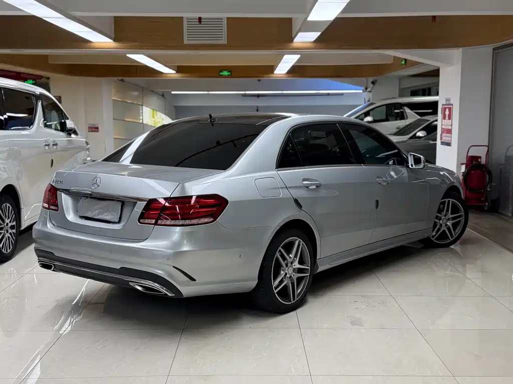 Mercedes-Benz E-Class — миниатюра 14