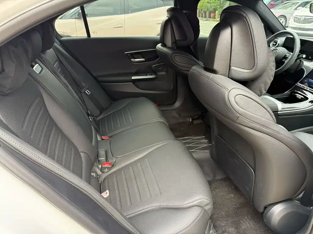 Mercedes-Benz C-Class — миниатюра 9