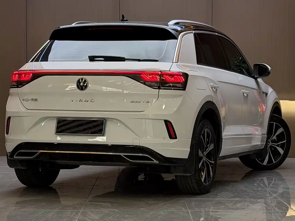 Volkswagen T-Roc 2023 — фото 5