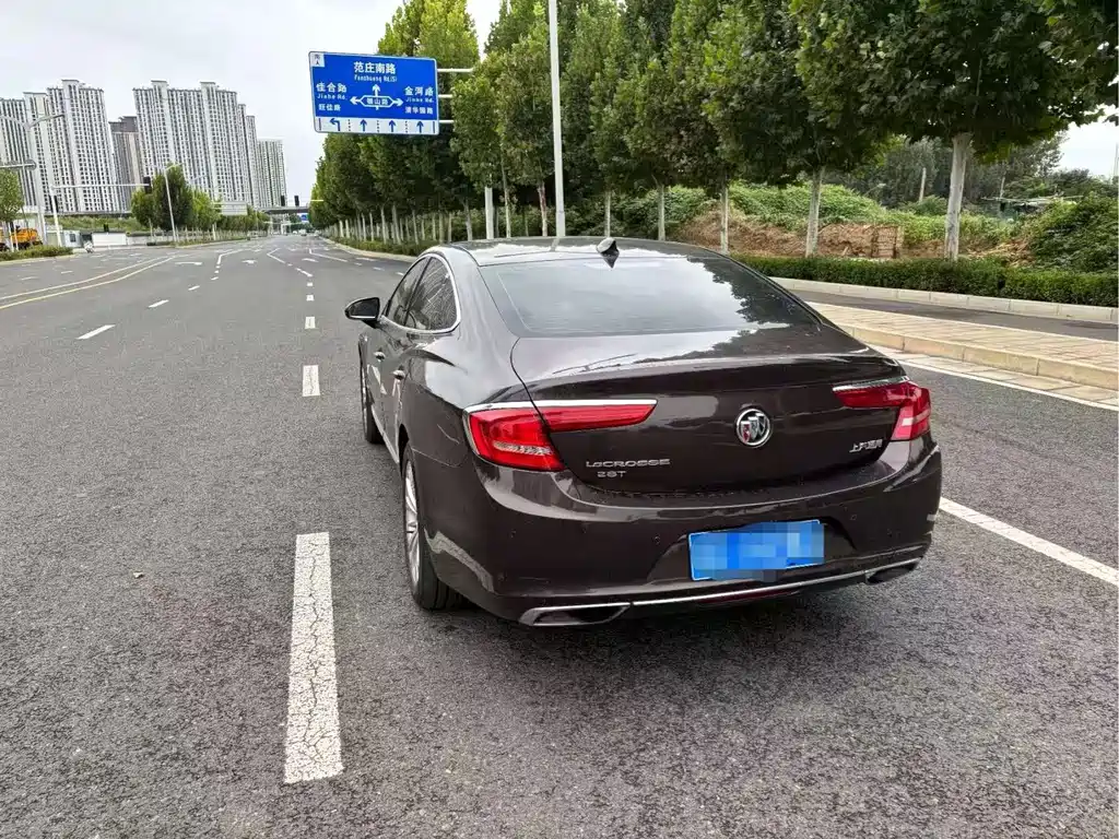 Buick LaCrosse — миниатюра 9