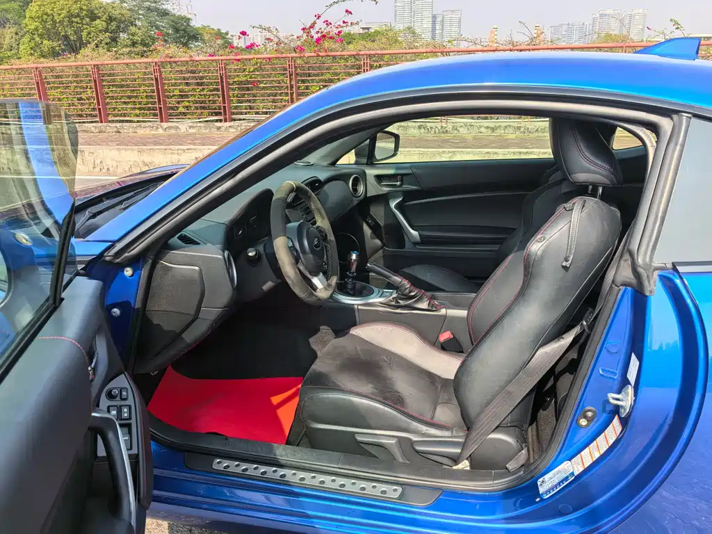 SUBARU BRZ