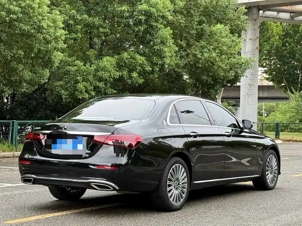 Mercedes-Benz E-Class — миниатюра 15