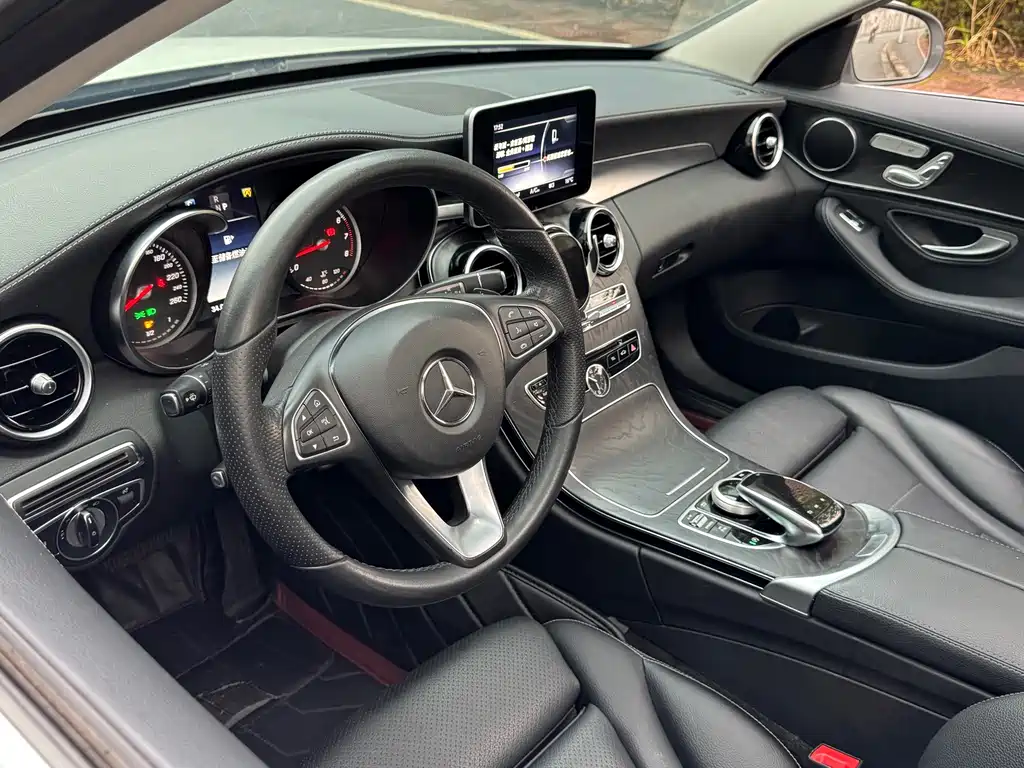 Mercedes-Benz C-Class — миниатюра 14