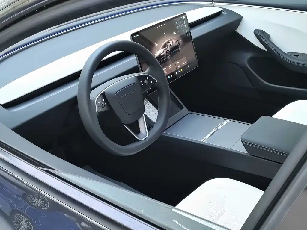 Tesla Model 3 — миниатюра 11