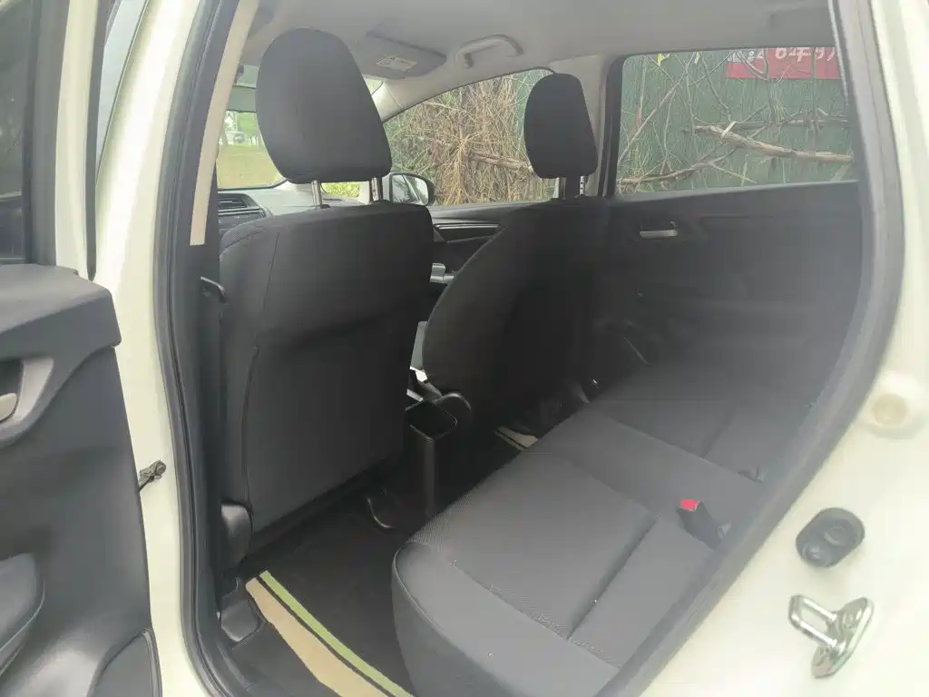 Honda Fit — миниатюра 12