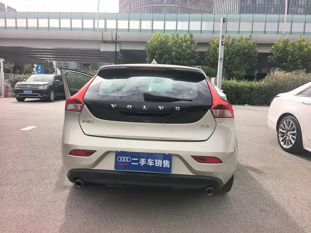 Volvo V40 — миниатюра 17