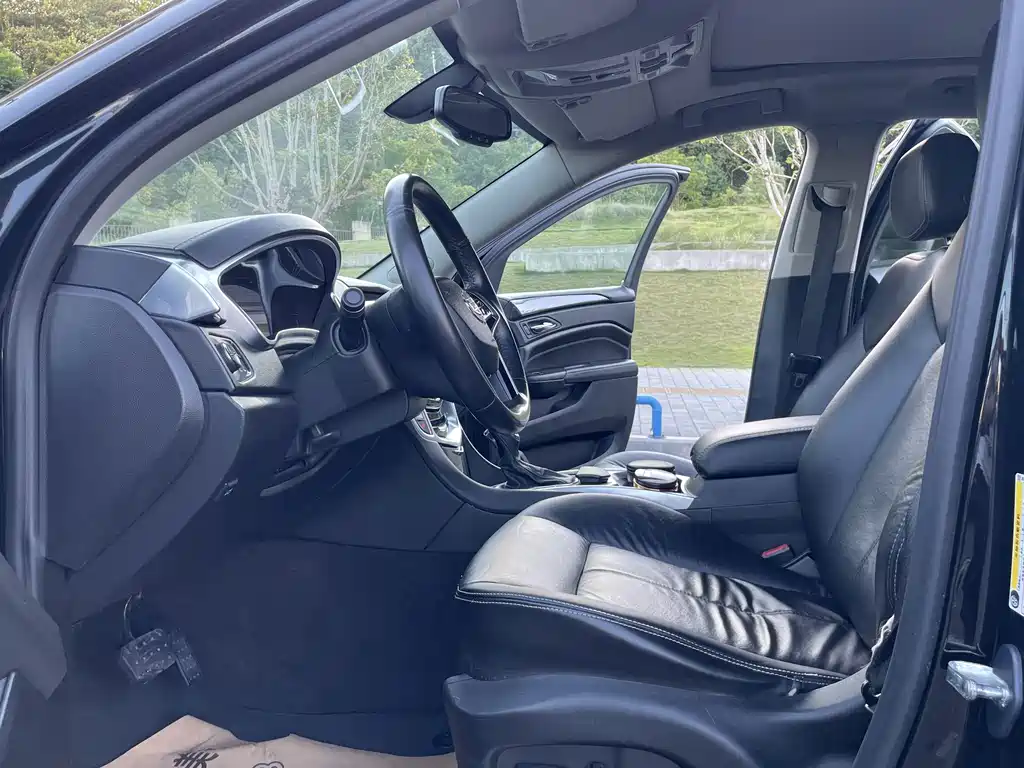 Cadillac SRX — миниатюра 7