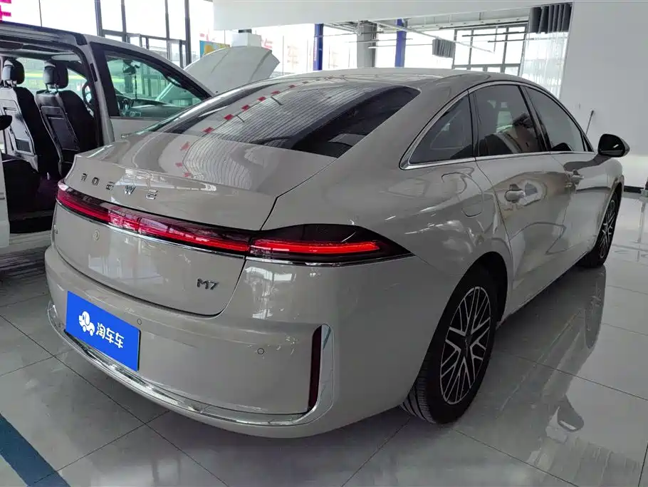 Roewe M7 DMH 2025 160km Enjoy