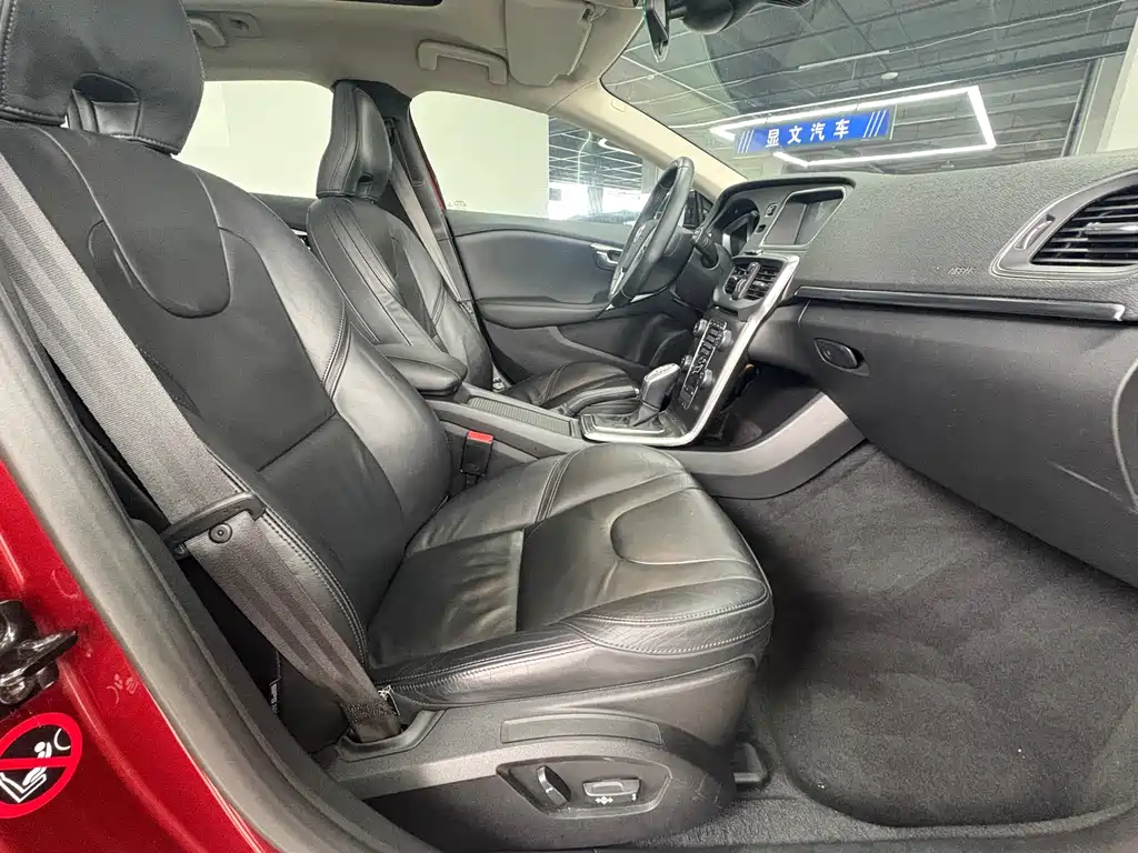 Volvo V40 — миниатюра 8