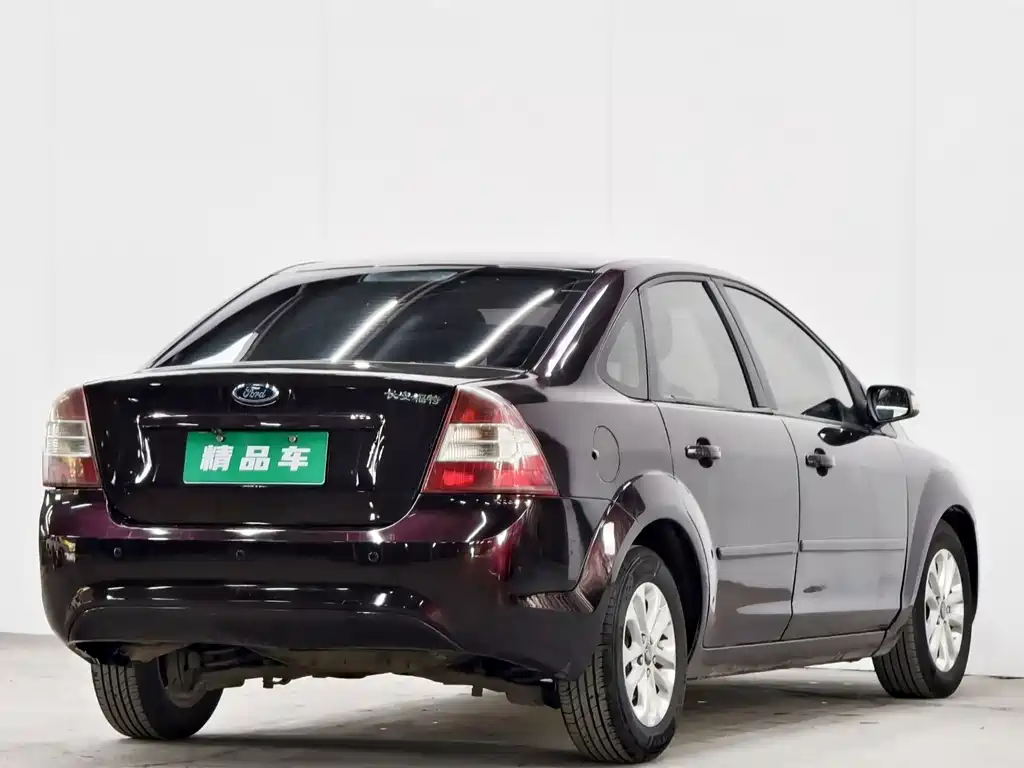 Ford Focus 2011 1.8L AT Fashion