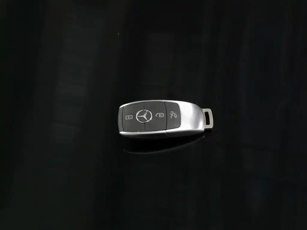 Mercedes-Benz GLB — миниатюра 19