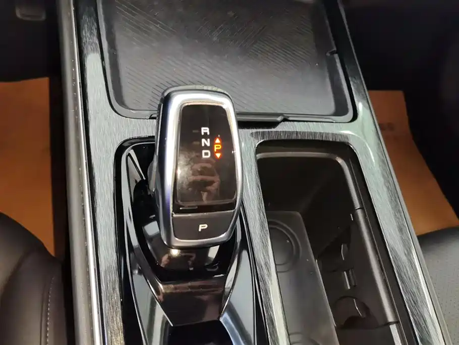 DONGFENG YI HYUN MAX