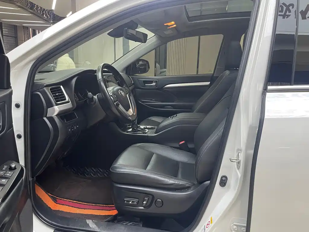 Toyota Highlander — миниатюра 9