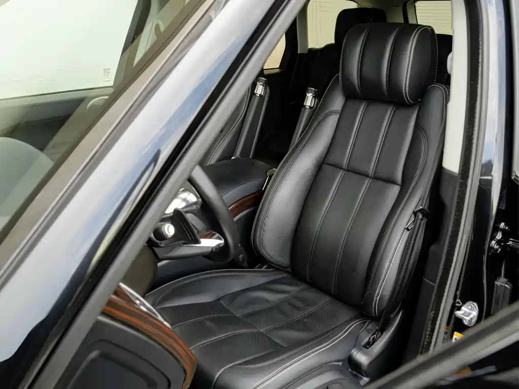 Land Rover Range Rover — миниатюра 7