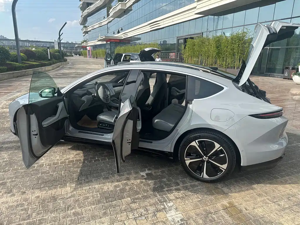 NIO ET5 — миниатюра 11