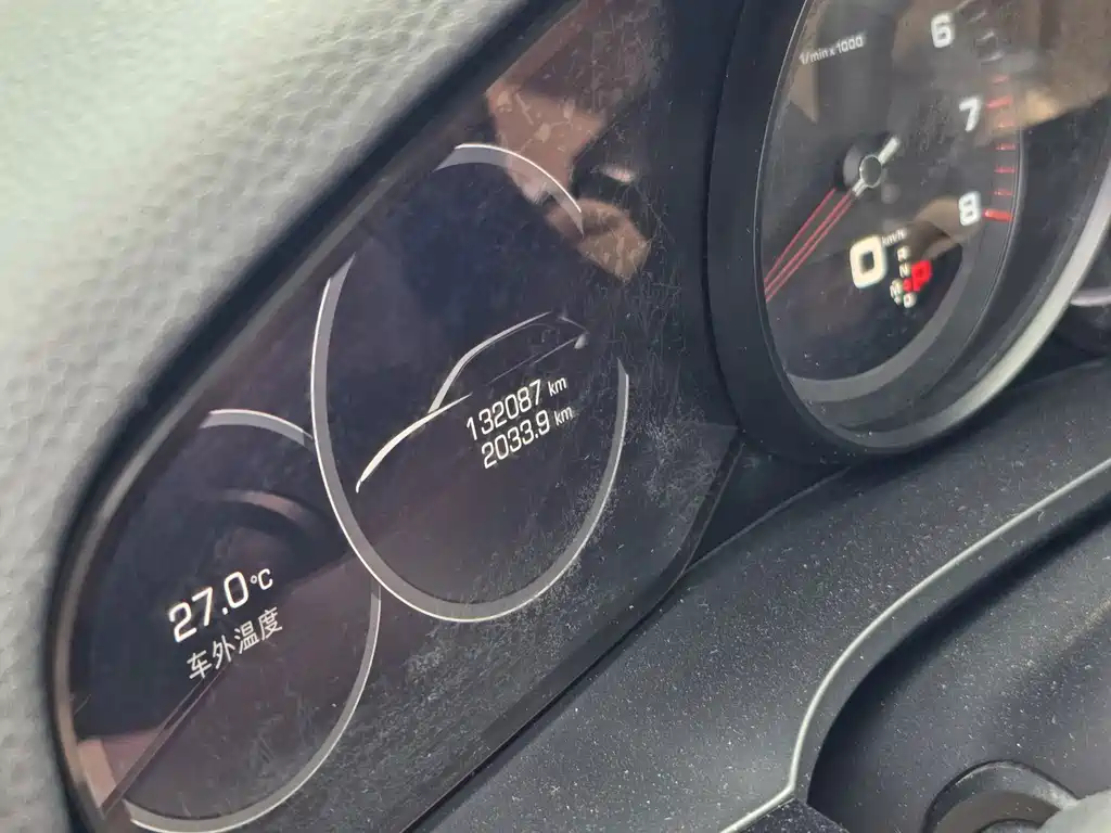 Porsche Cayenne — миниатюра 4