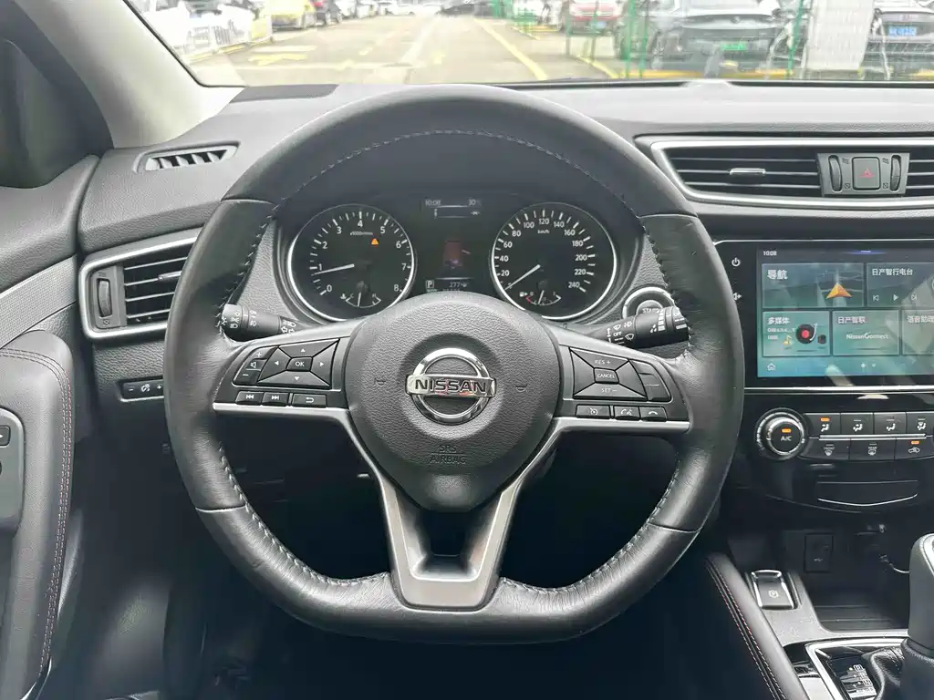 Nissan Qashqai — миниатюра 12