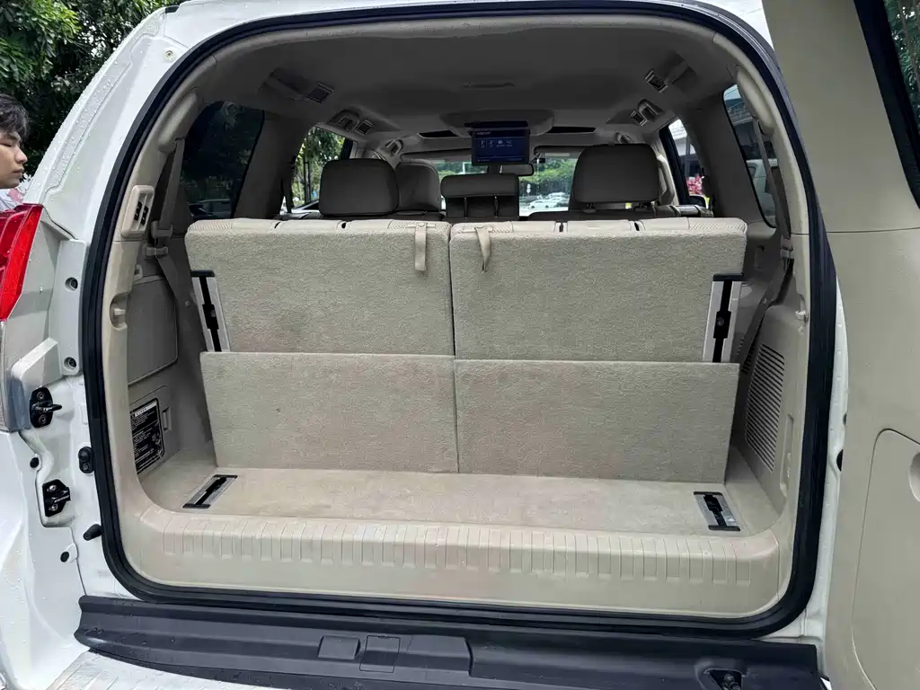 Toyota Land Cruiser Prado 2010 4.0L AT VX NAVI