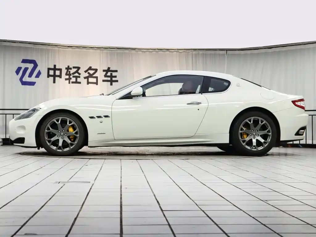 Maserati GranTurismo — миниатюра 3