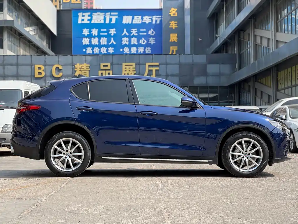 Alfa Romeo Stelvio — миниатюра 5
