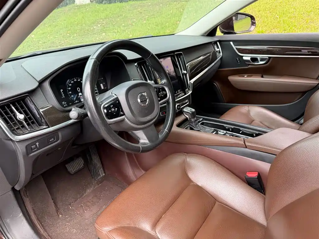 Volvo S90 2017 T4