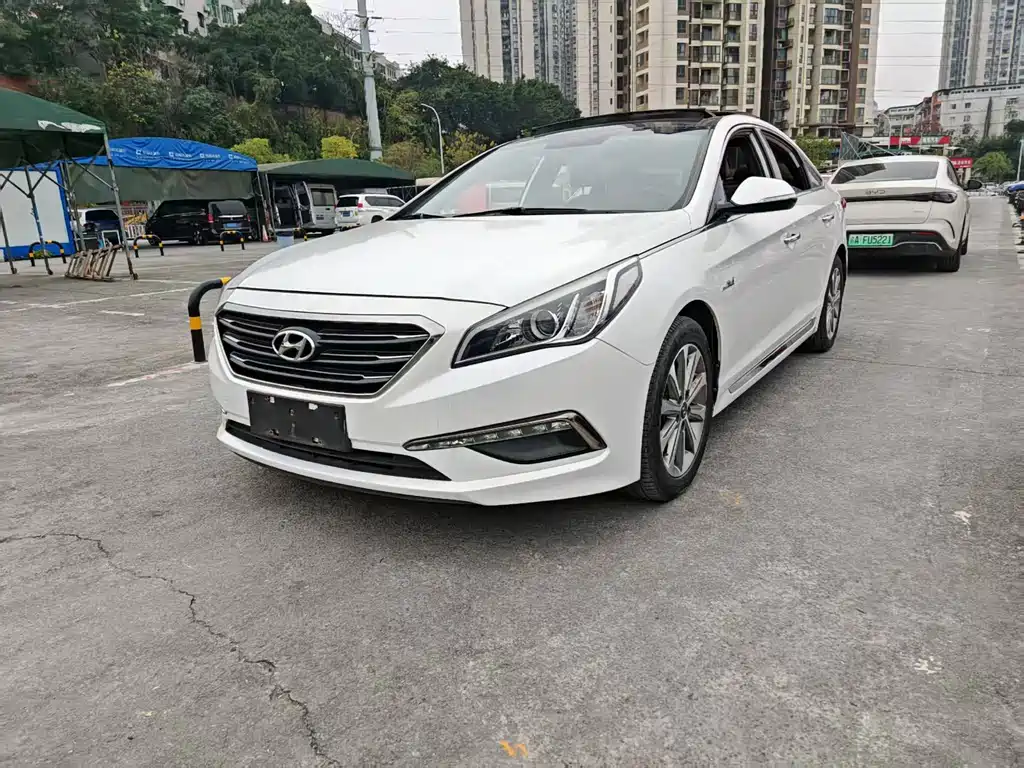 HYUNDAI SONATA
