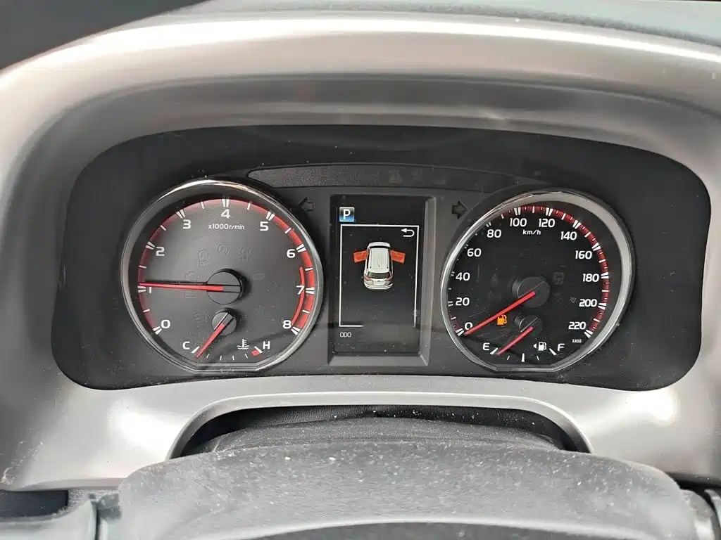 Toyota RAV4 — миниатюра 4