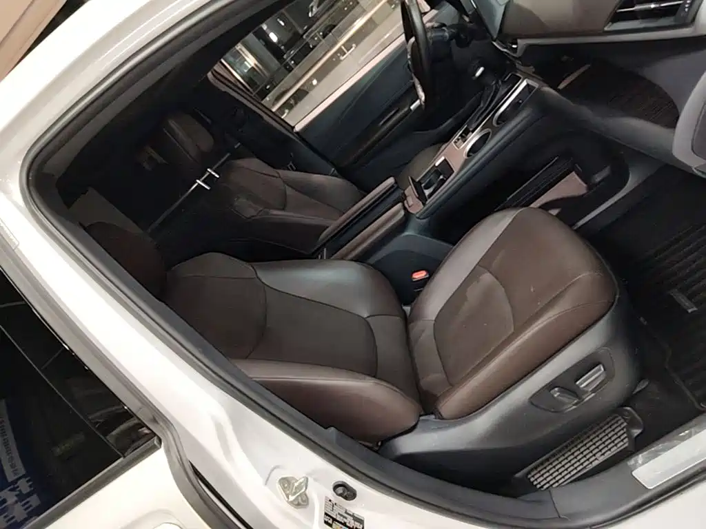 Toyota Granvia — миниатюра 25