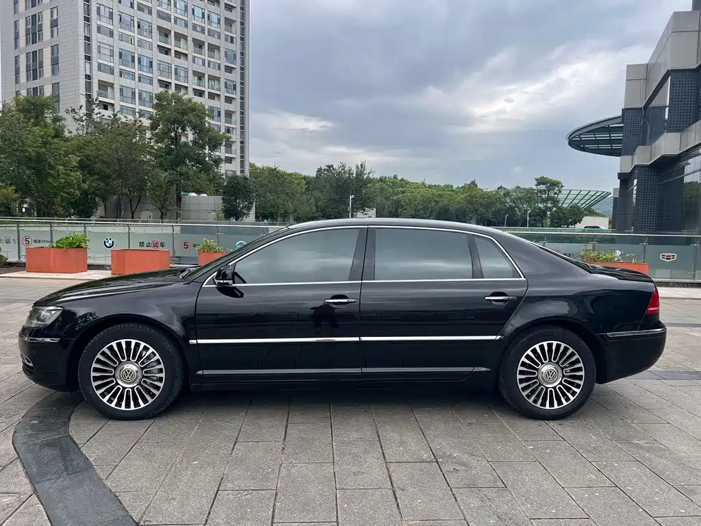 Volkswagen Phaeton — миниатюра 7
