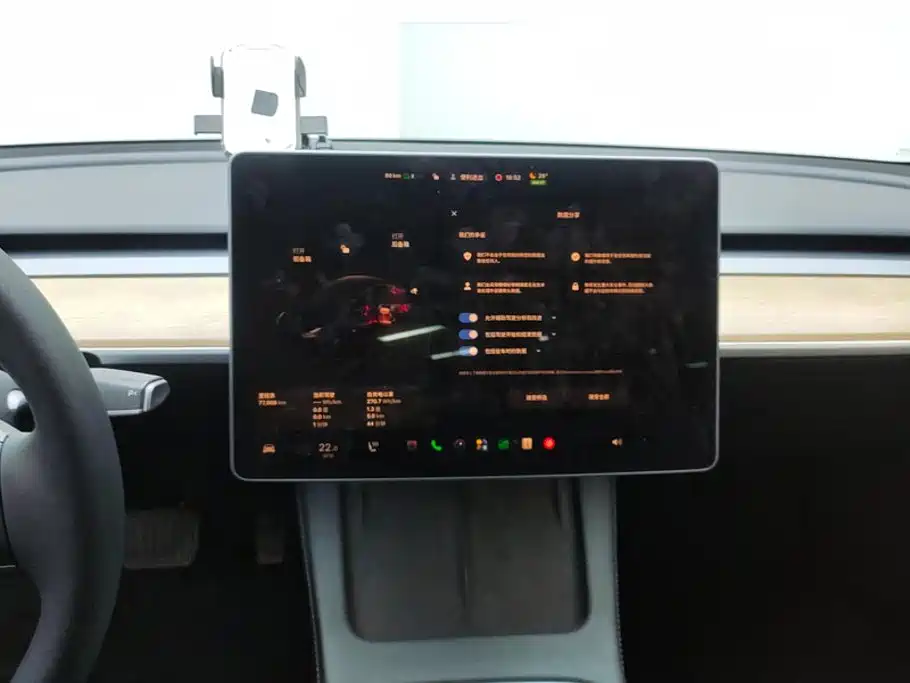 Tesla Model 3 — миниатюра 13