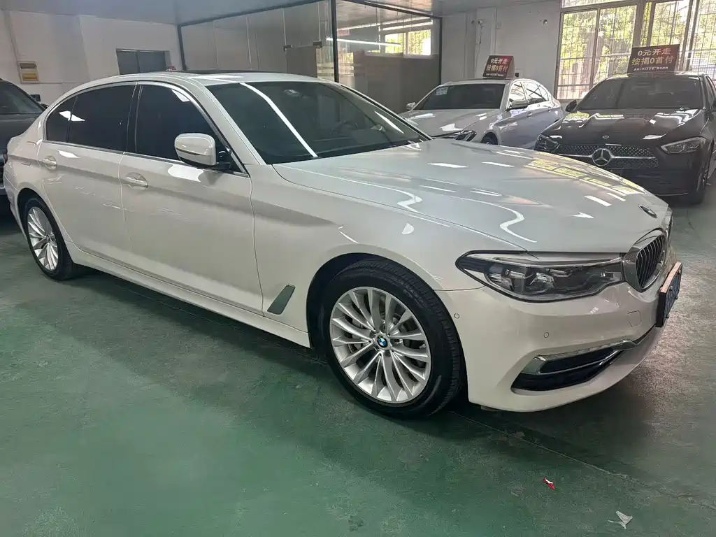 BMW 5 SERIES