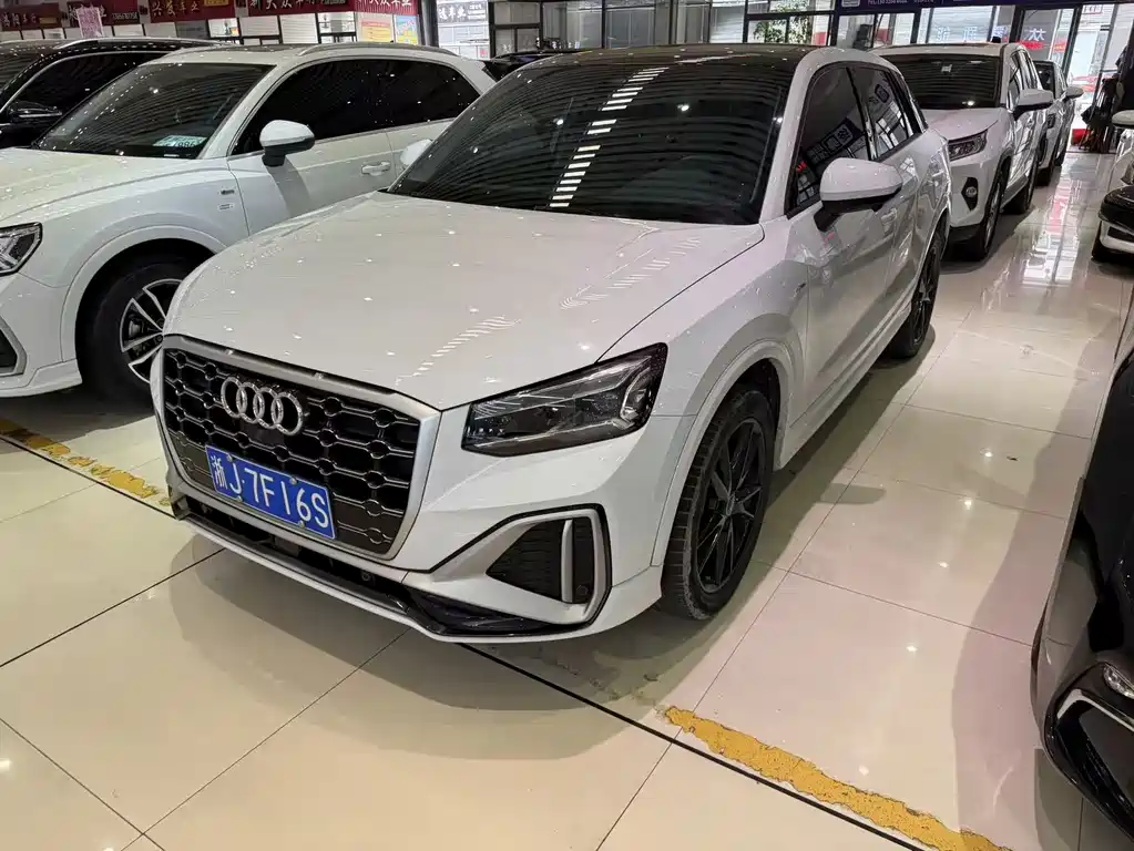 Audi Q2L 2022