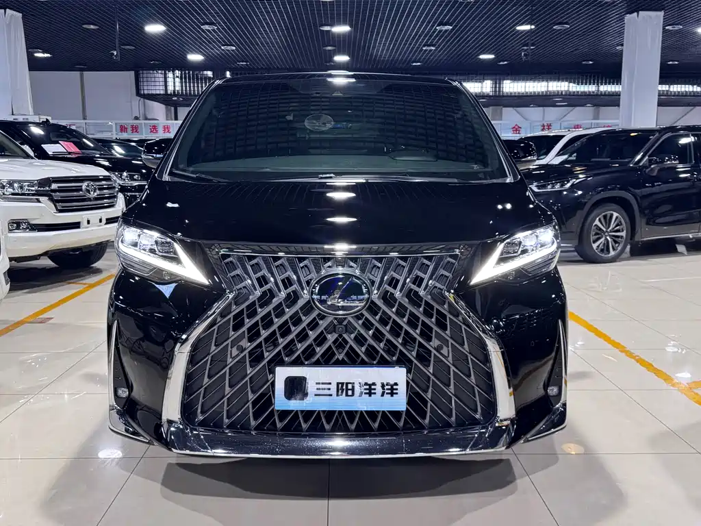 Lexus LM 2020 300h мест