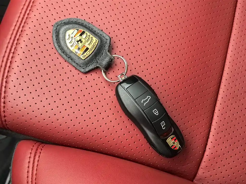 Porsche Macan — миниатюра 8