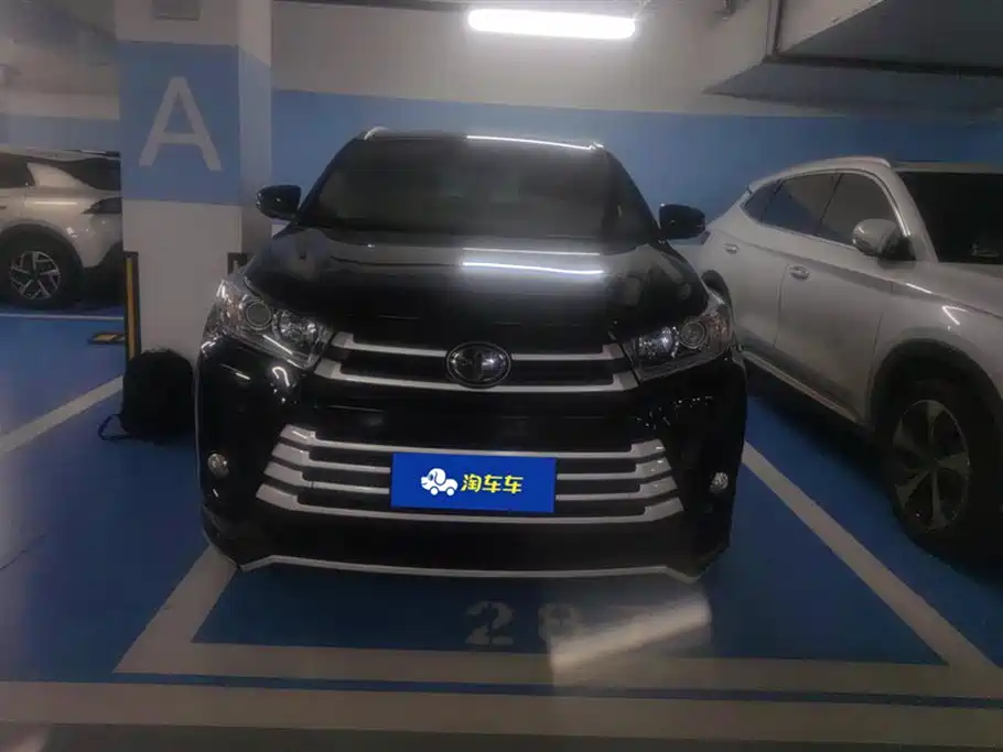 Toyota Highlander 2018 2.0T Luxury 7 мест V