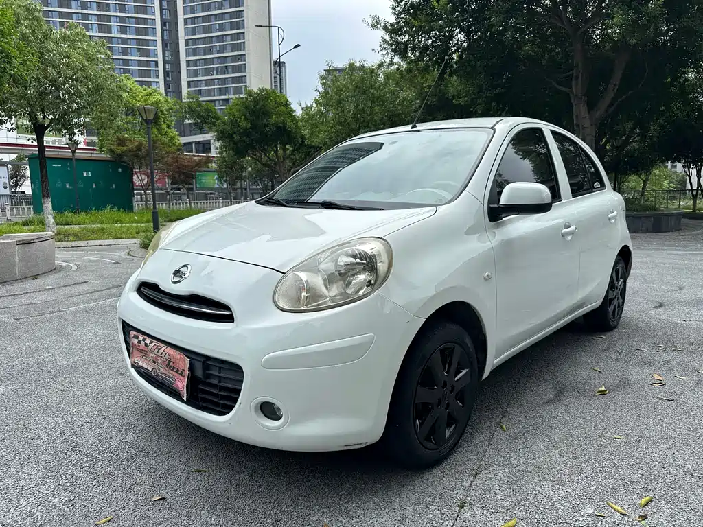 Купить Nissan March