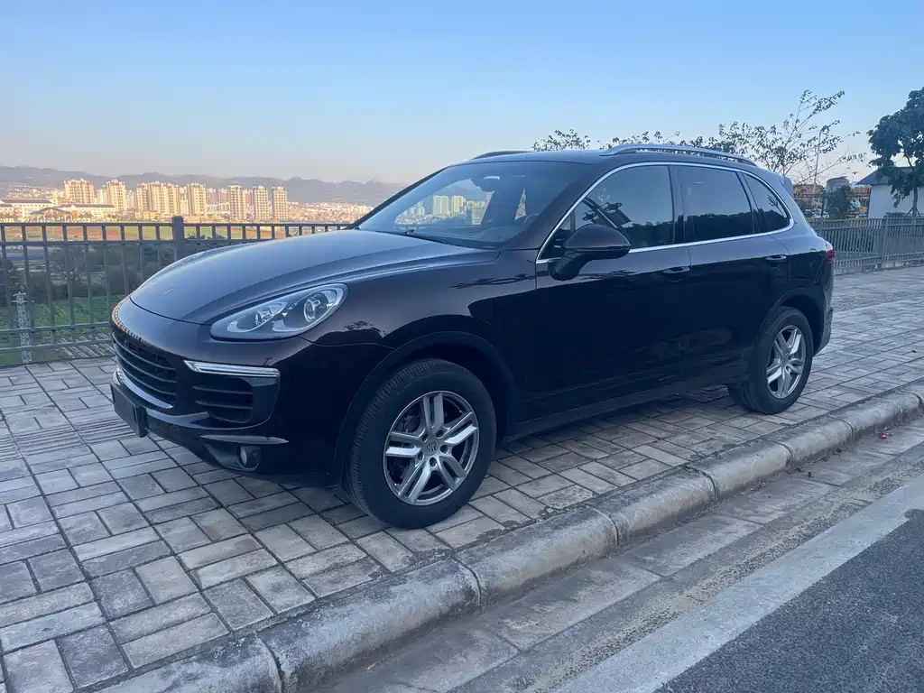 PORSCHE CAYENNE