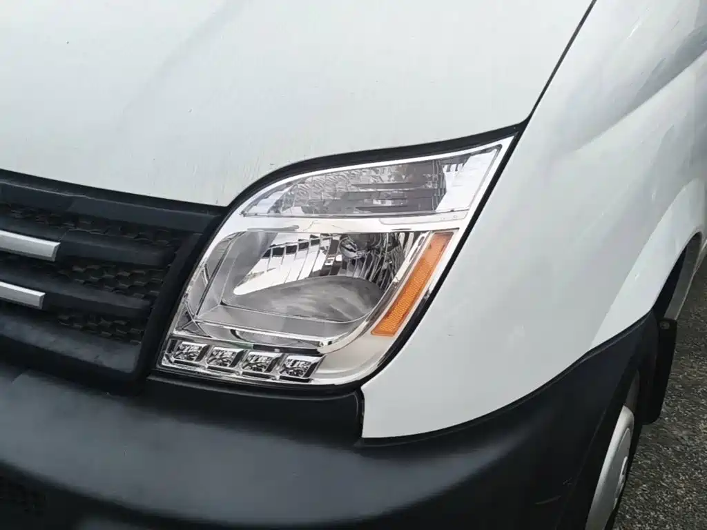 MAXUS V80 — миниатюра 24
