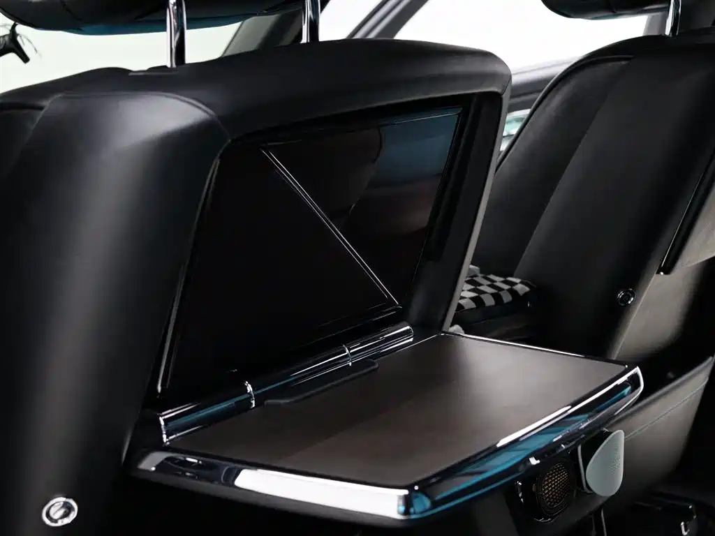 Rolls-Royce Cullinan 2024 мест