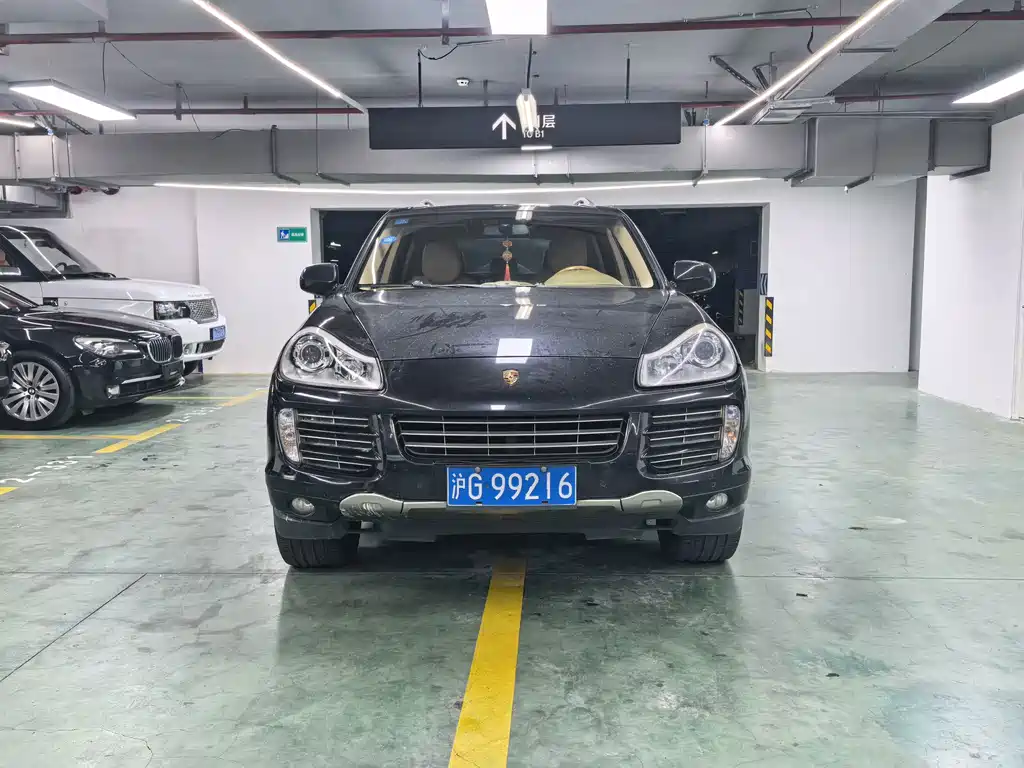 Porsche Cayenne — миниатюра 3