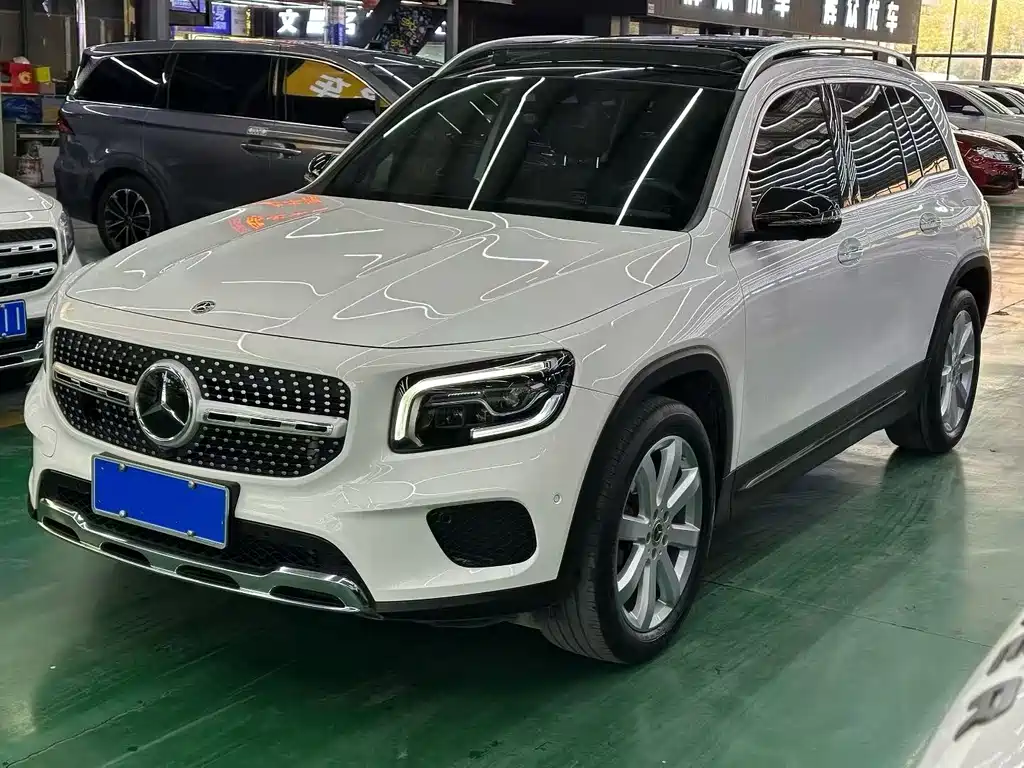 MERCEDES-BENZ GLB